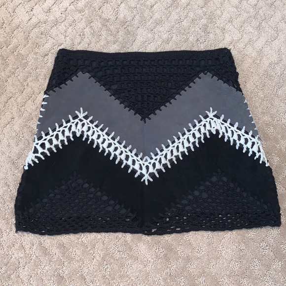 BB DAKOTA SUEDE/ CROCHET A-LINE MINI SKIRT - Picture 3 of 8